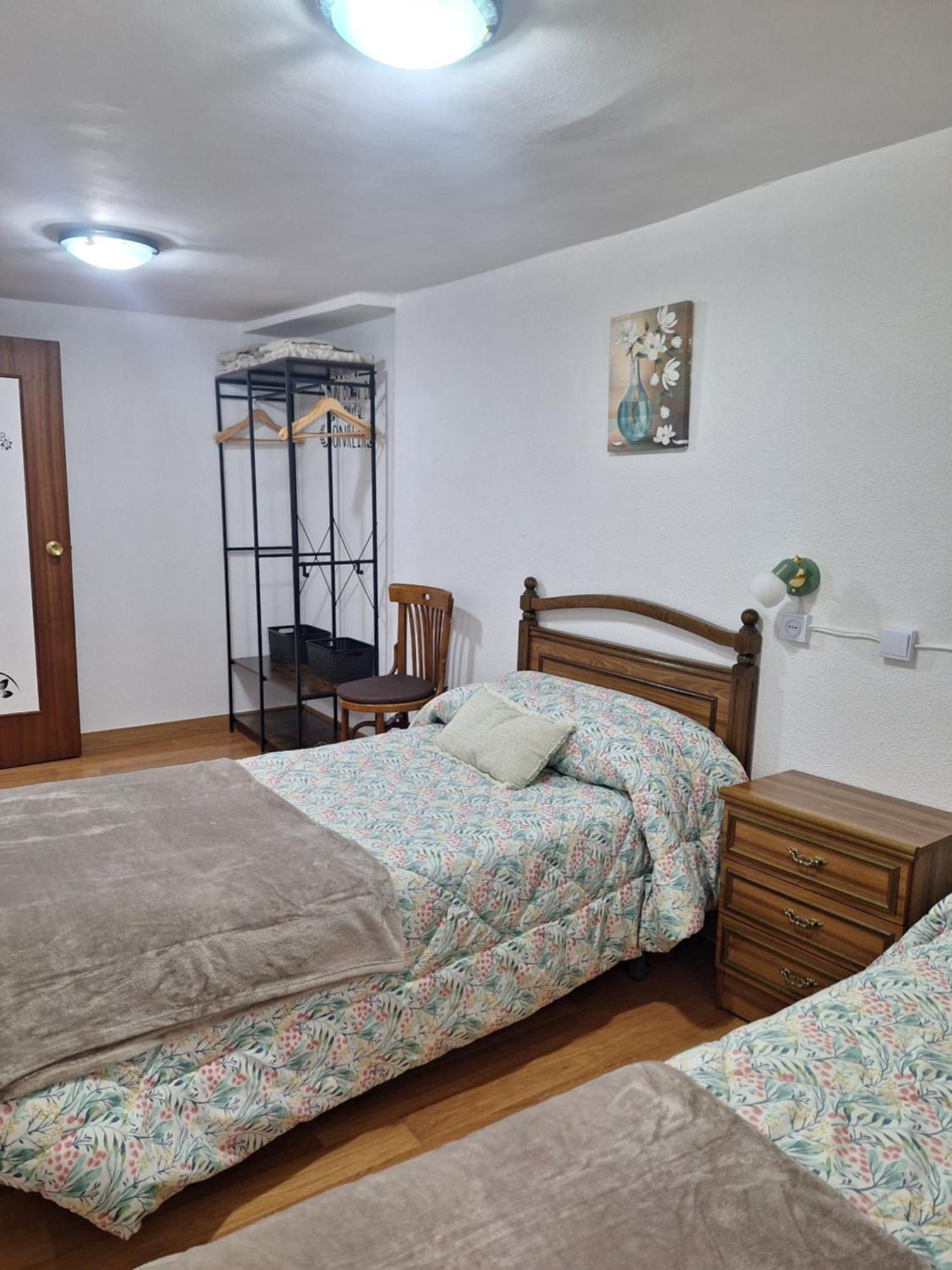 Turismo En Babia Bajo Los Nidos San Emiliano Room photo